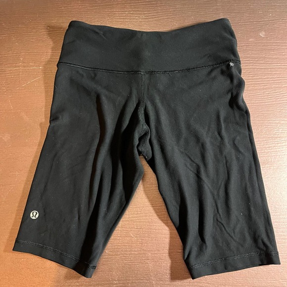 Lululemon Black Reverse Groove Shorts Tall 4 - Picture 2 of 6